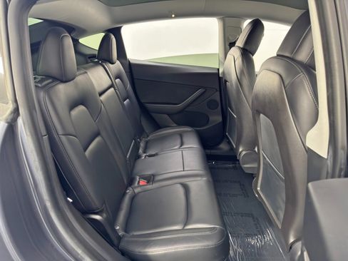 Used 2020 Tesla Model Y Long Range image 40