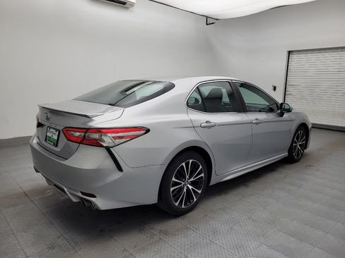 Used 2018 Toyota Camry SE image 9