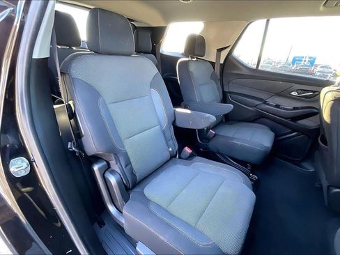 Used 2020 Chevrolet Traverse LT FWD image 17