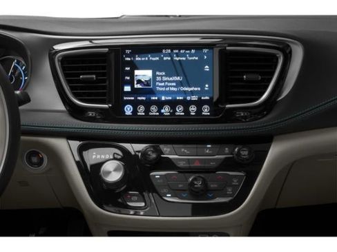 Used 2020 Chrysler Pacifica Limited w/ Quick Oder Package 2EV RED-S FWD image 10