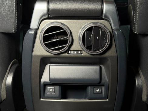Used 2016 Land Rover LR4 HSE Silver Edition AWD/4WD image 27