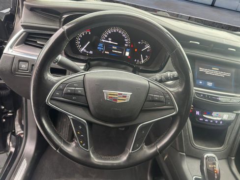 Used 2018 Cadillac XT5 Luxury w/ Driver Awareness Package image 10