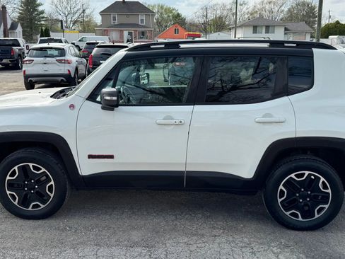 Used 2016 Jeep Renegade Trailhawk image 2
