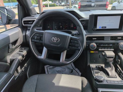 Used 2025 Toyota Tacoma SR5 AWD/4WD image 13