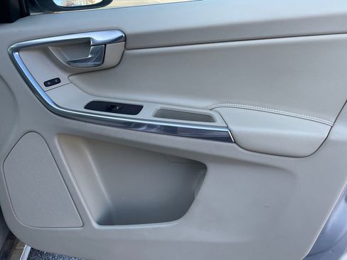 Used 2015 Volvo XC60 T6 Platinum image 15