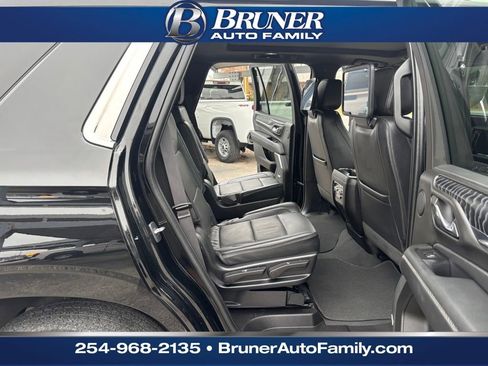 Used 2023 GMC Yukon Denali w/ Denali Reserve Package image 18