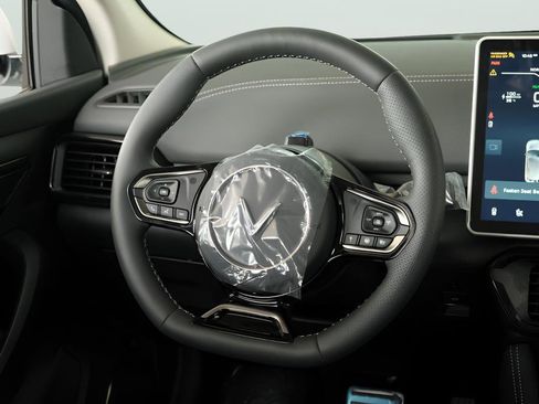 New 2025 VinFast VF 8 Eco AWD/4WD image 8
