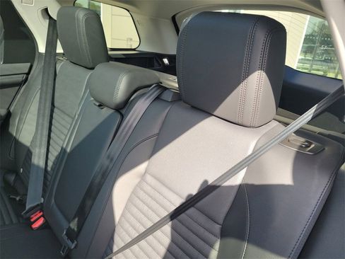 Certified 2025 Land Rover Discovery Sport S image 16