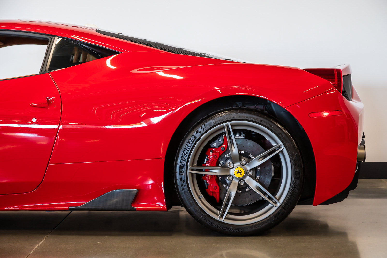 Used 2015 Ferrari 458 Speciale Coupe RWD image 18