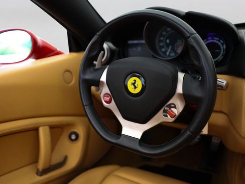 Used 2010 Ferrari California RWD image 30