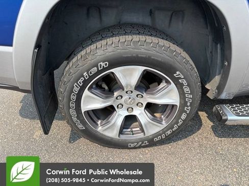 Used 2019 RAM 1500 Laramie AWD/4WD image 12