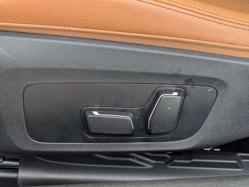 Used 2025 BMW 230i Coupe w/ Convenience Package RWD image 12