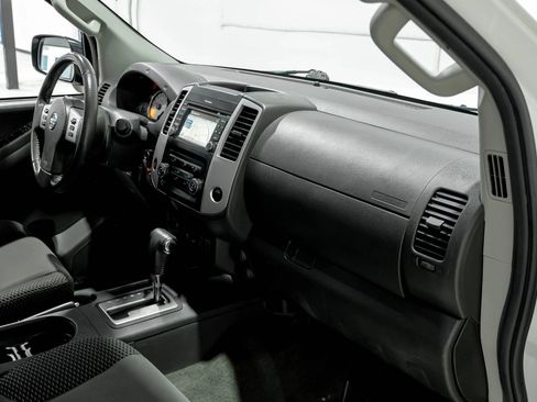 Used 2014 Nissan Xterra PRO-4X w/ Nevada Tow Package AWD/4WD image 17