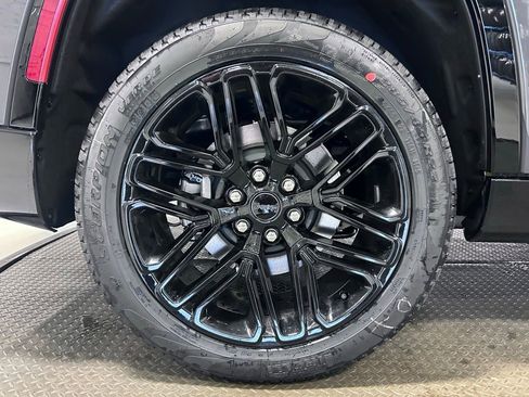 New 2026 Jeep Grand Wagoneer Limited image 32