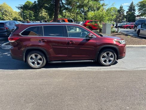 Used 2018 Toyota Highlander Limited AWD/4WD image 6