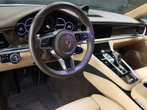 Used 2018 Porsche Panamera Turbo AWD/4WD image 30
