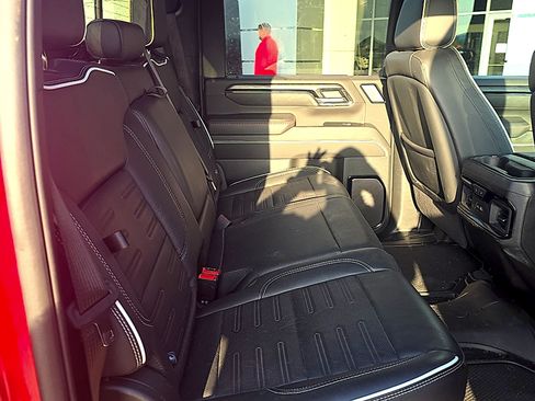 Used 2024 GMC Sierra 2500 AT4X AWD/4WD image 11
