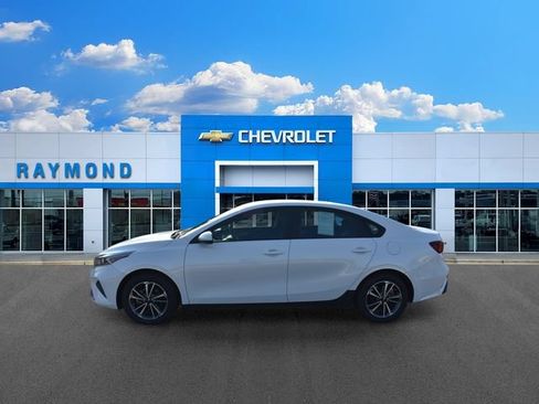 Used 2022 Kia Forte LXS FWD image 6