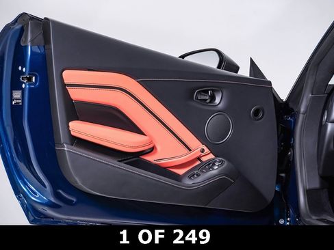 Used 2023 Aston Martin V12 Vantage Roadster image 34