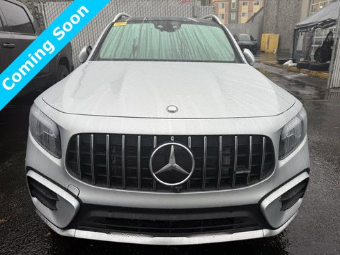 Used 2024 Mercedes-Benz GLB 35 AMG 4MATIC image 2