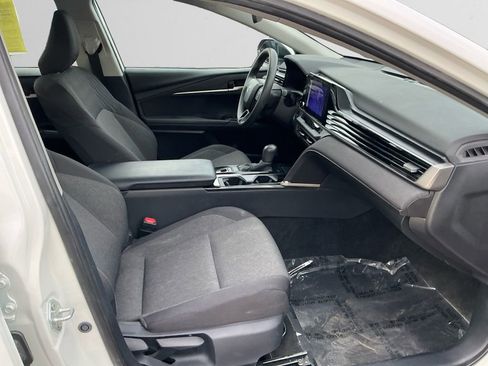 Used 2025 Toyota Camry LE image 15