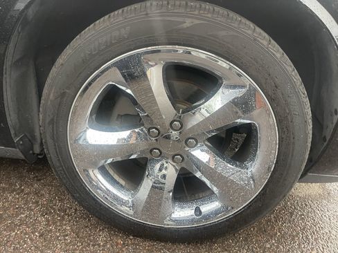 Used 2016 Dodge Challenger SXT RWD image 4
