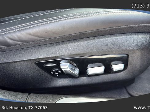 Used 2020 BMW 750i xDrive w/ Executive Package image 43