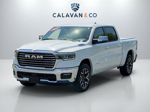 Used 2025 RAM 1500 Laramie AWD/4WD image 3