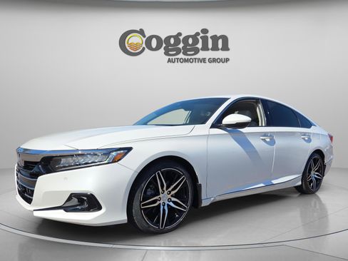 Certified 2021 Honda Accord Touring image 1