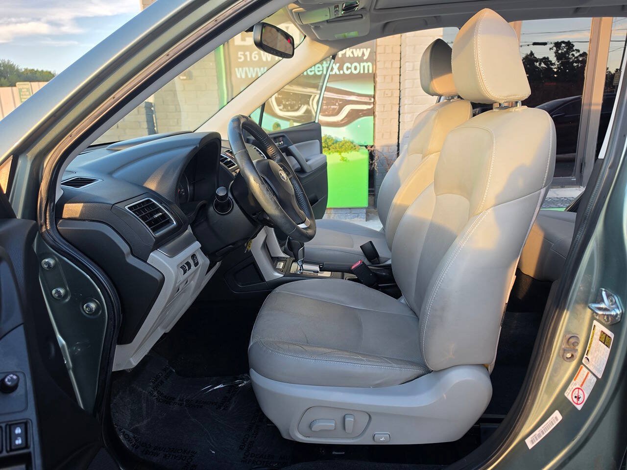 Used 2016 Subaru Forester 2.5i Limited AWD/4WD image 17