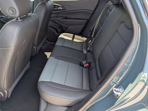 New 2026 Chevrolet Trax LT w/ LT Convenience Package FWD image 9