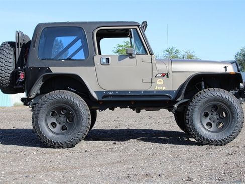 Used 1988 Jeep Wrangler Sahara AWD/4WD image 9