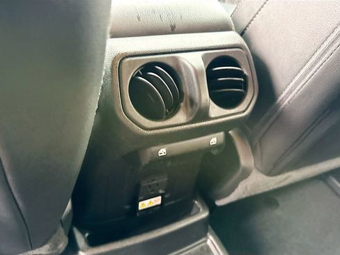 Used 2021 Jeep Wrangler Unlimited Sahara w/ Cold Weather Group AWD/4WD image 28