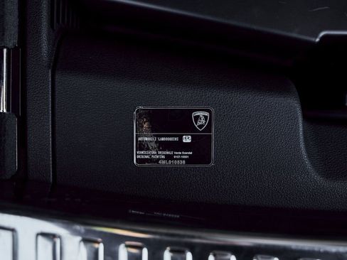 Used 2024 Lamborghini Urus Performante AWD/4WD image 26
