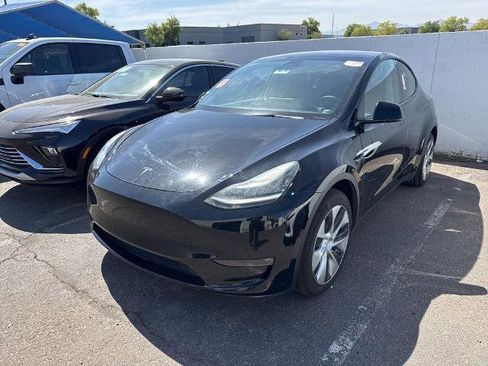 Used 2021 Tesla Model Y Long Range AWD/4WD image 2