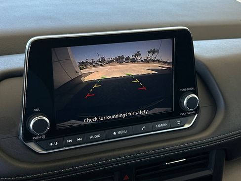 Used 2024 Nissan Rogue SV FWD image 18