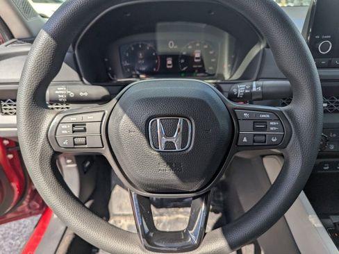 Used 2025 Honda Accord SE image 18