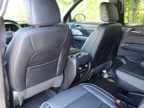 Used 2024 GMC Acadia Denali w/ Super Cruise Package AWD/4WD image 17