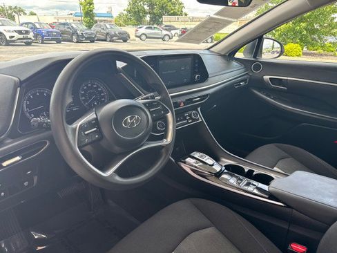 Used 2022 Hyundai Sonata SEL w/ Preferred Accessory Package image 9