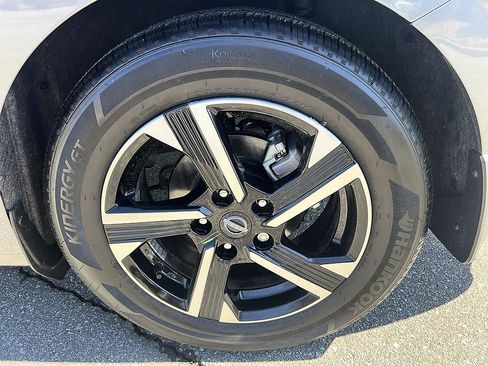 Certified 2025 Nissan Sentra SV w/ Trunk Package image 10