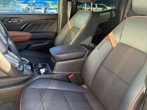Used 2024 GMC Canyon AT4 w/ Technology Package AWD/4WD image 6