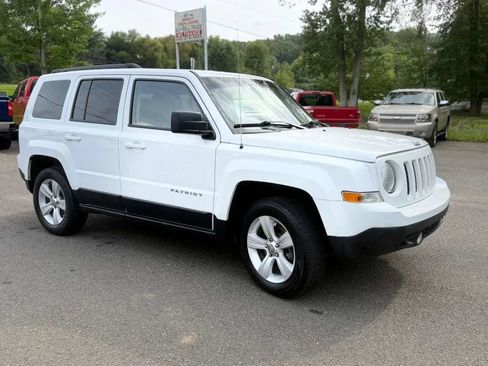 Used 2016 Jeep Patriot Sport w/ Power Value Group AWD/4WD image 9