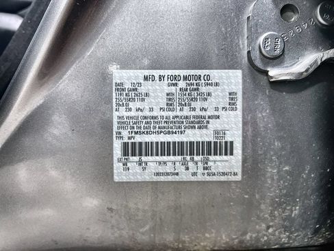 Used 2023 Ford Explorer XLT w/ Equipment Group 202A AWD/4WD image 41