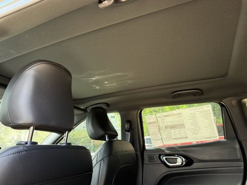 New 2025 Jeep Compass Latitude w/ Sun & Sound Group image 17