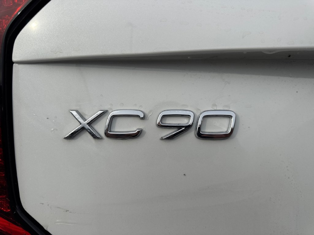 New 2026 Volvo XC90 T8 Plus w/ Protection Package Premier AWD/4WD image 9