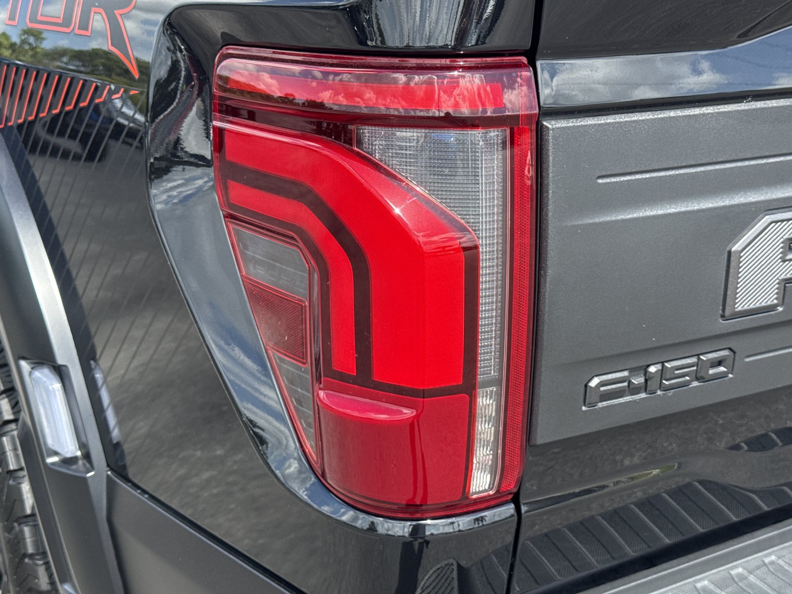 Certified 2025 Ford F150 Raptor AWD/4WD image 11
