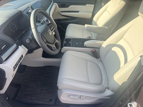 Used 2026 Honda Odyssey EX-L image 9