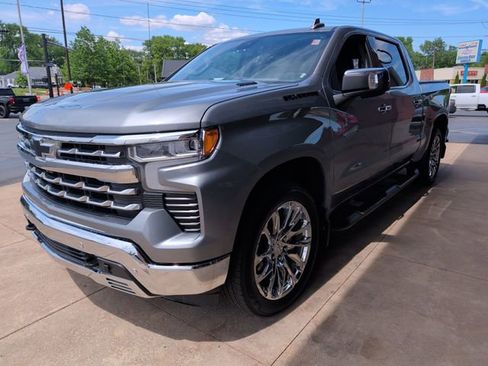 Used 2023 Chevrolet Silverado 1500 LTZ w/ LTZ Convenience Package II AWD/4WD image 5