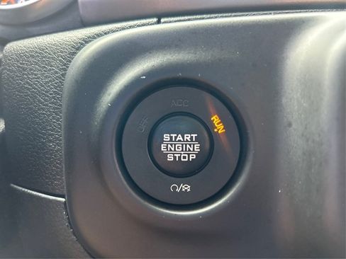 Used 2018 Jeep Wrangler Unlimited Sport S AWD/4WD image 36