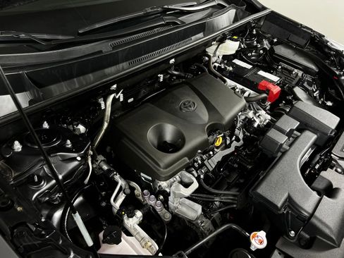 Certified 2025 Toyota RAV4 XLE FWD image 10